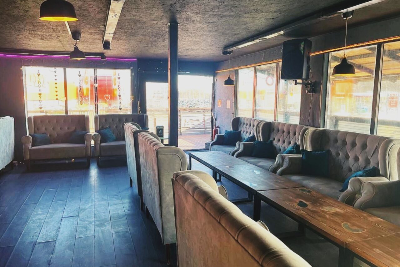 Арендовать Атмосферное пространство с верандой и мангалом в Отрадном