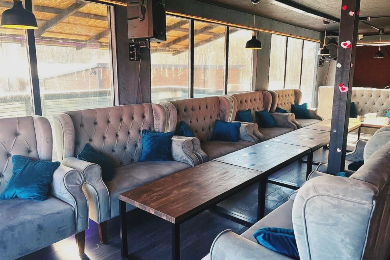 Арендовать Атмосферное пространство с верандой и мангалом в Отрадном