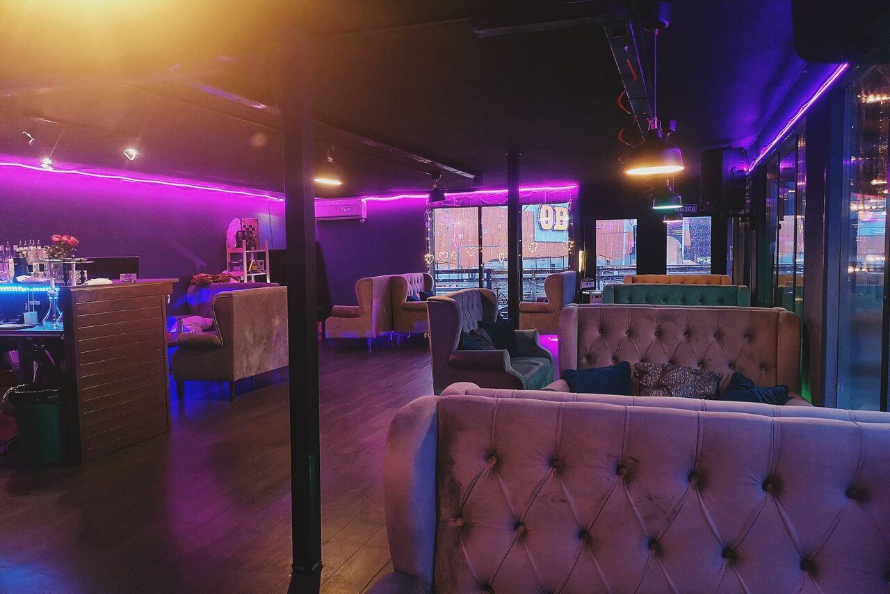 Арендовать Атмосферное пространство с верандой и мангалом в Отрадном