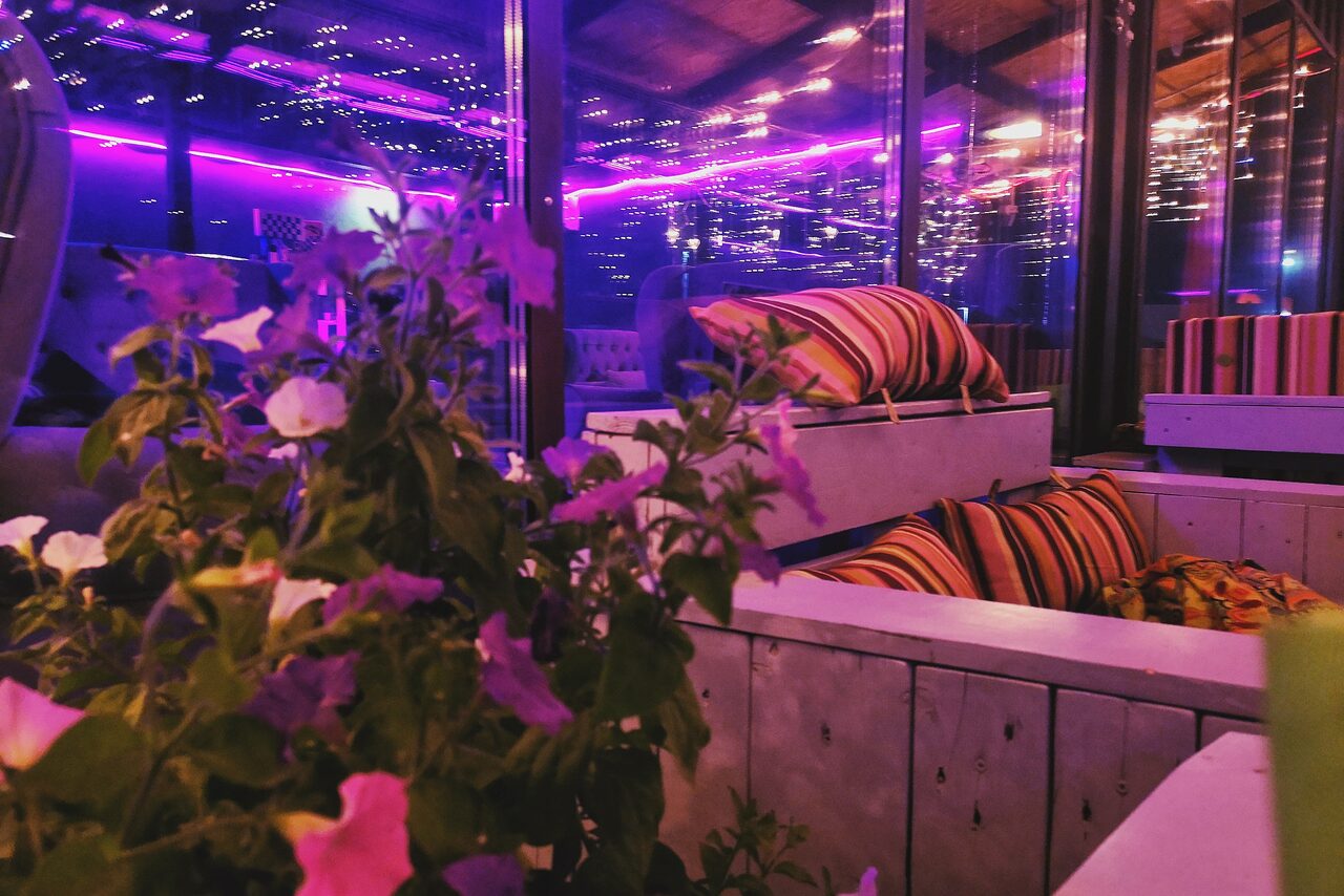 Арендовать Атмосферное пространство с верандой и мангалом в Отрадном