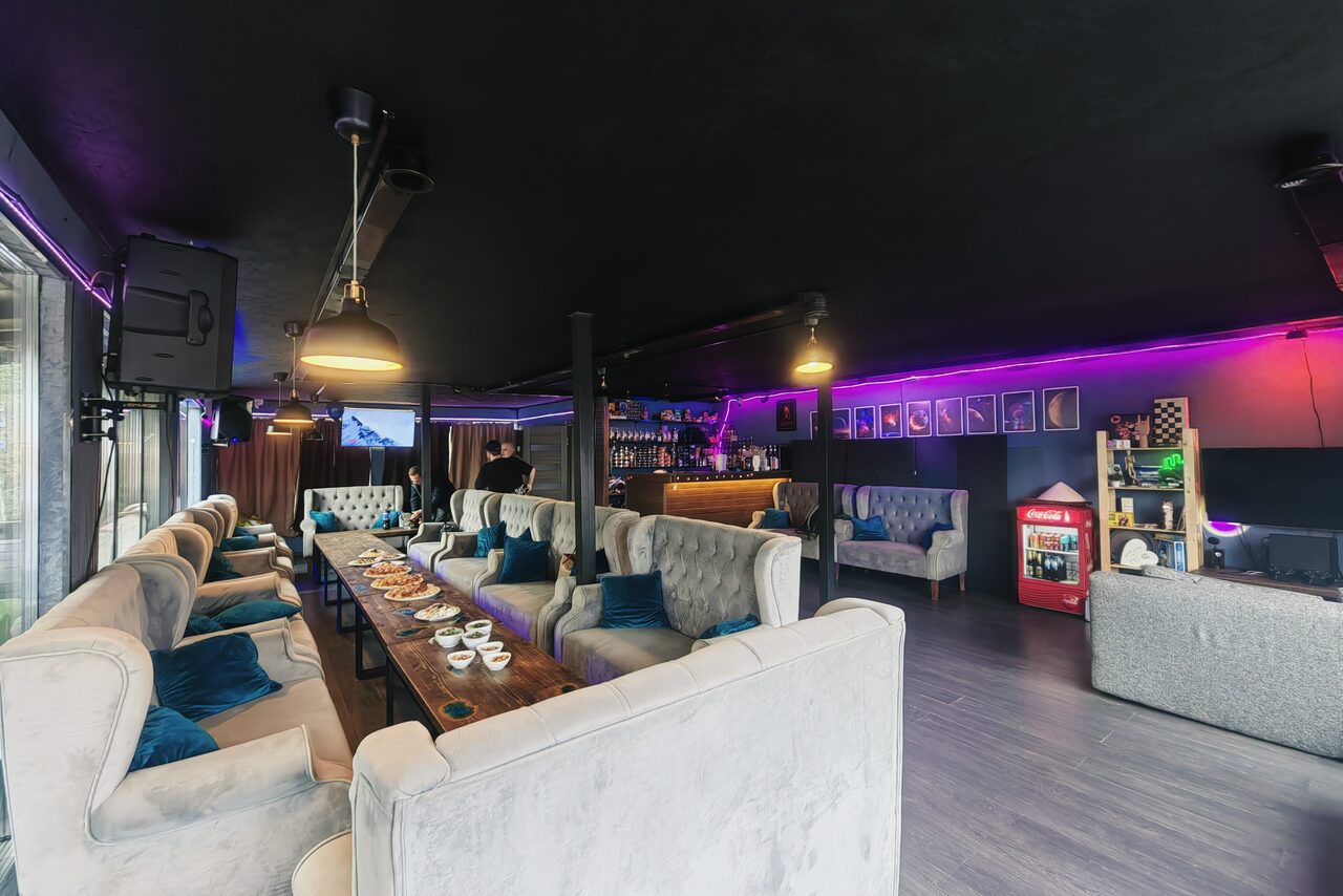 Арендовать Атмосферное пространство с верандой и мангалом в Отрадном