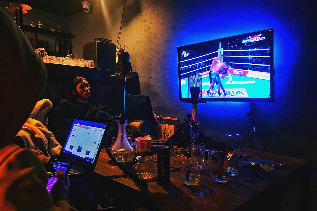 Арендовать Атмосферное пространство с верандой и мангалом в Отрадном