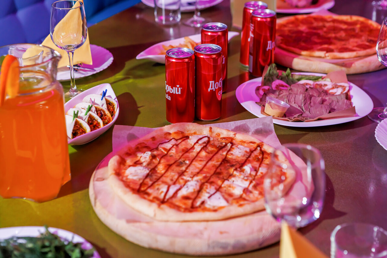 Арендовать Дримлофт. Дизайнерский лофт-зал в белом оформлении