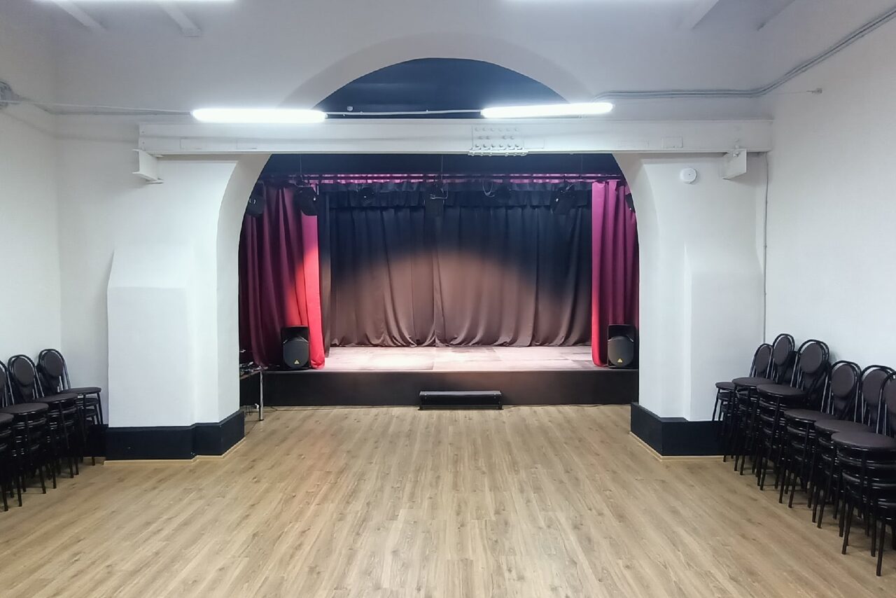 Арендовать Светлое театральное пространство