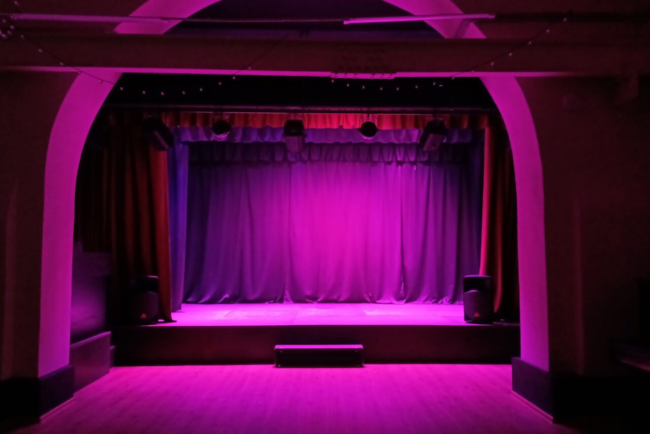 Арендовать Светлое театральное пространство