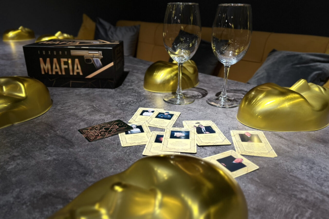 Арендовать Атмосферный зал с караоке