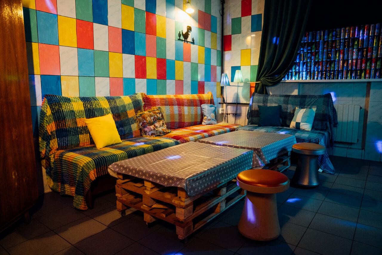 Арендовать Зал "PIXELS". Яркая площадка в стилистике 90-х