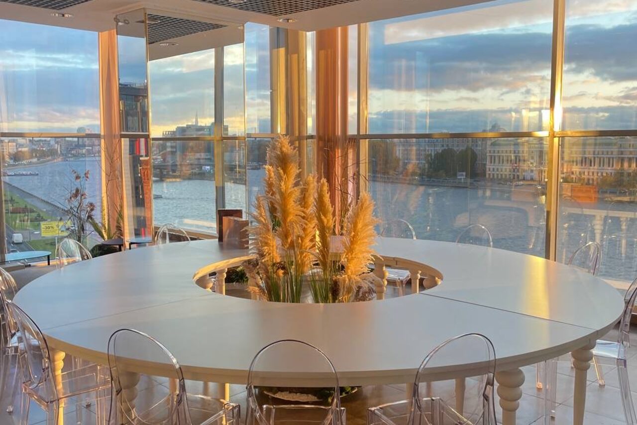 Арендовать Современное пространство с панорамным видом