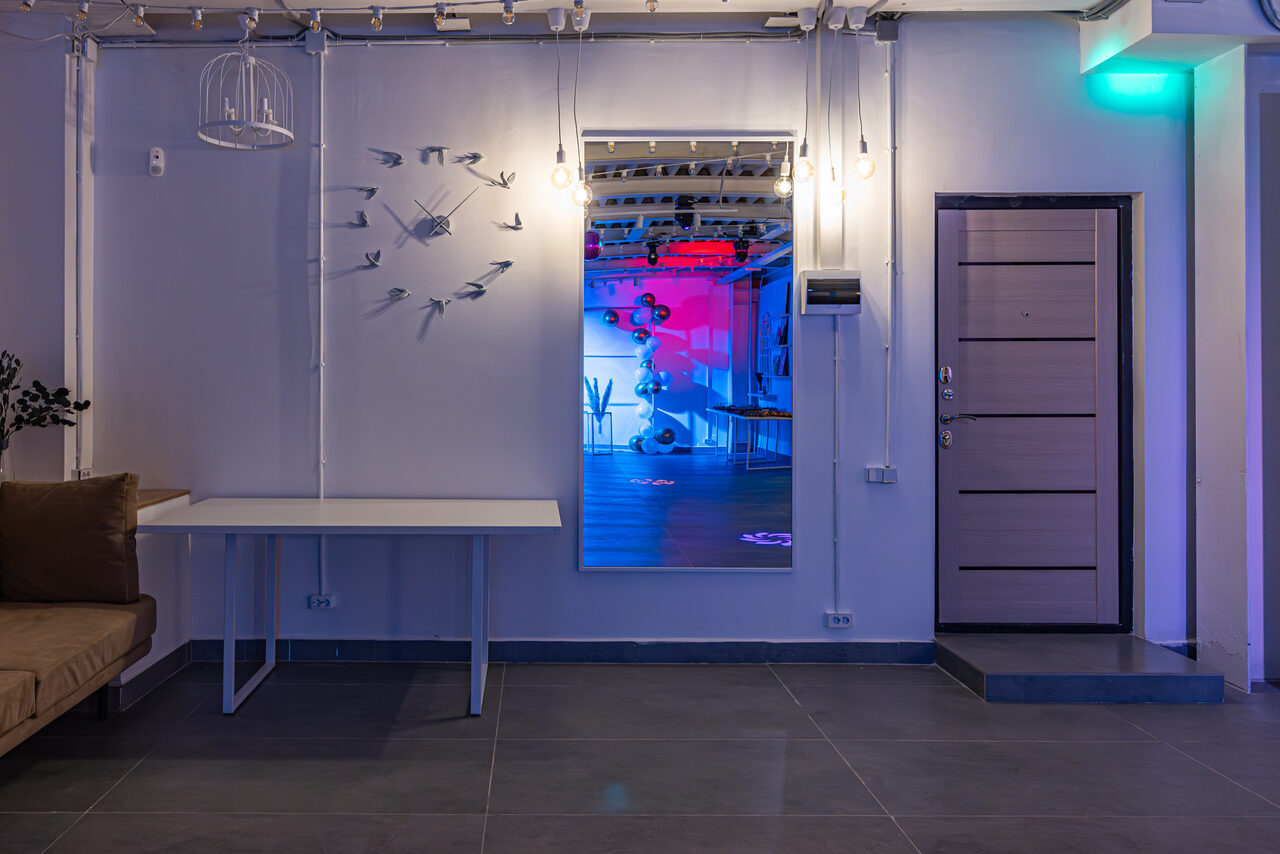 Арендовать Светлый зал с барной стойкой