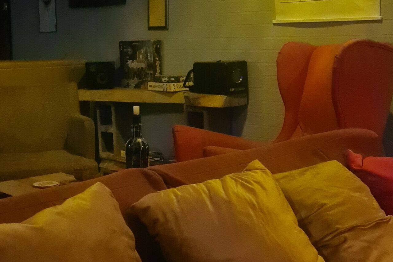 Арендовать Дымино Lounge Просторный лофт-бар на Пятницком шоссе