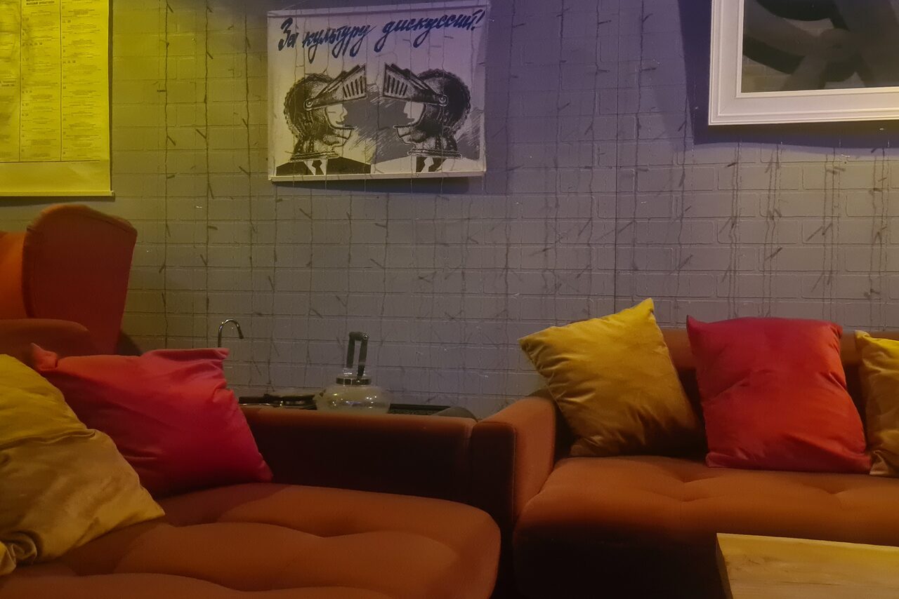 Арендовать Дымино Lounge Просторный лофт-бар на Пятницком шоссе