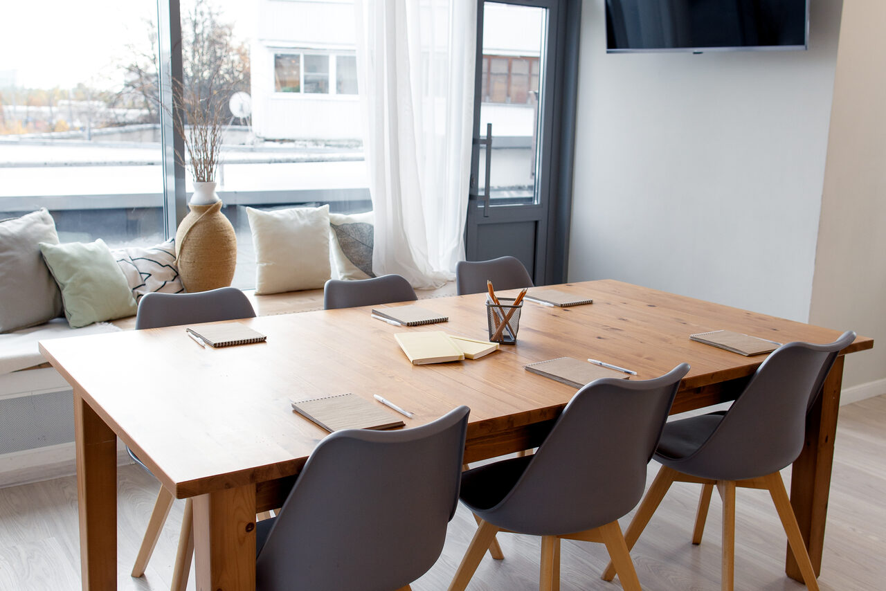 Арендовать Солнечный белый лофт 