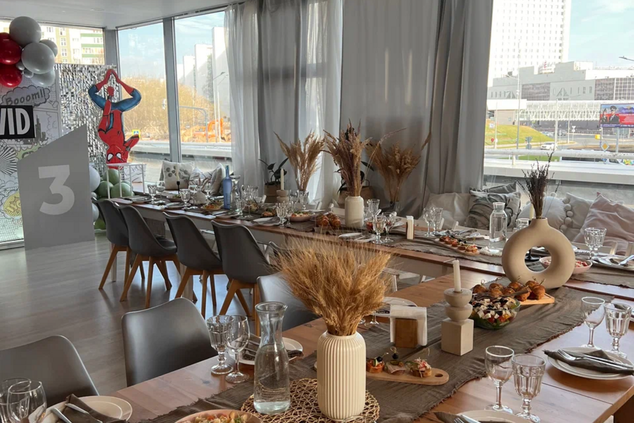 Арендовать Солнечный белый лофт 