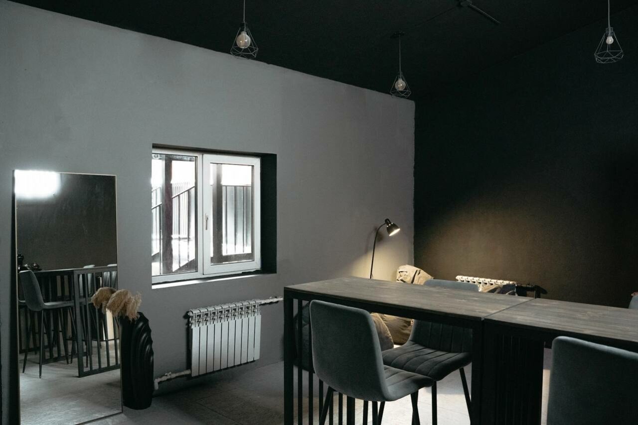 Арендовать Bright hall in loft style