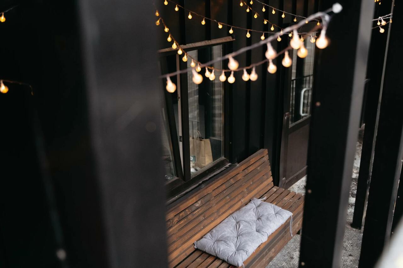 Арендовать Bright hall in loft style