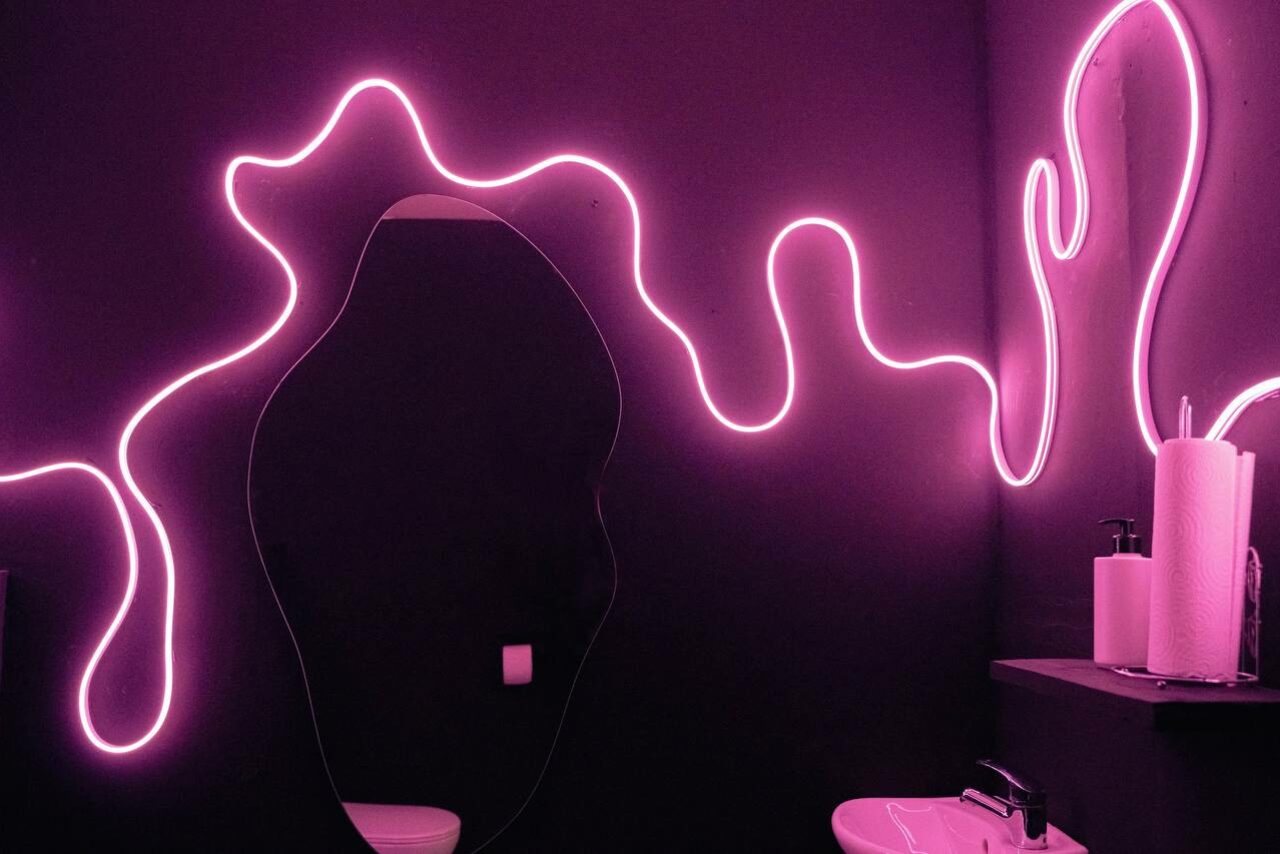 Арендовать Bright hall in loft style