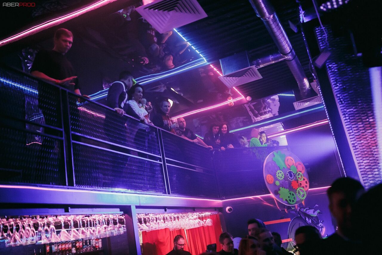 Арендовать BarFly. Просторный клубный лофт