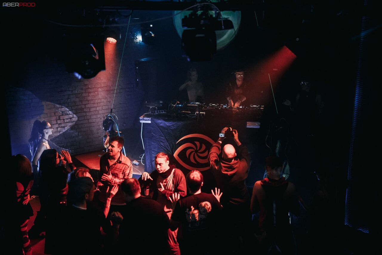 Арендовать BarFly. Просторный клубный лофт