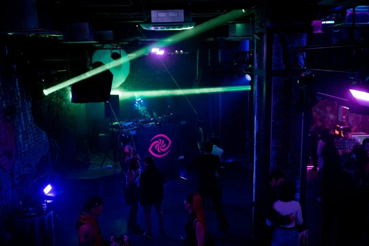 Арендовать BarFly. Просторный клубный лофт