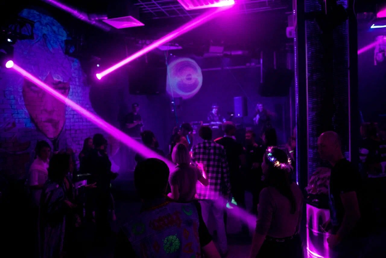 Арендовать BarFly. Просторный клубный лофт