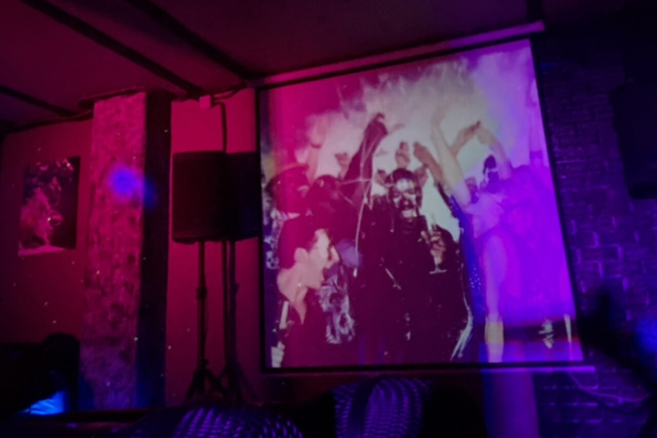 Арендовать Стильный тёмный лофт