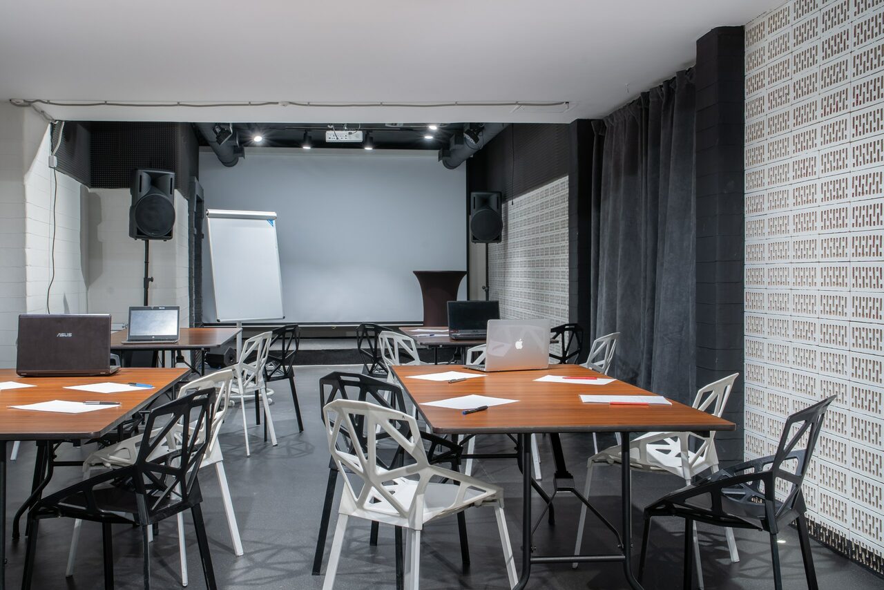 Арендовать Светлый просторный зал