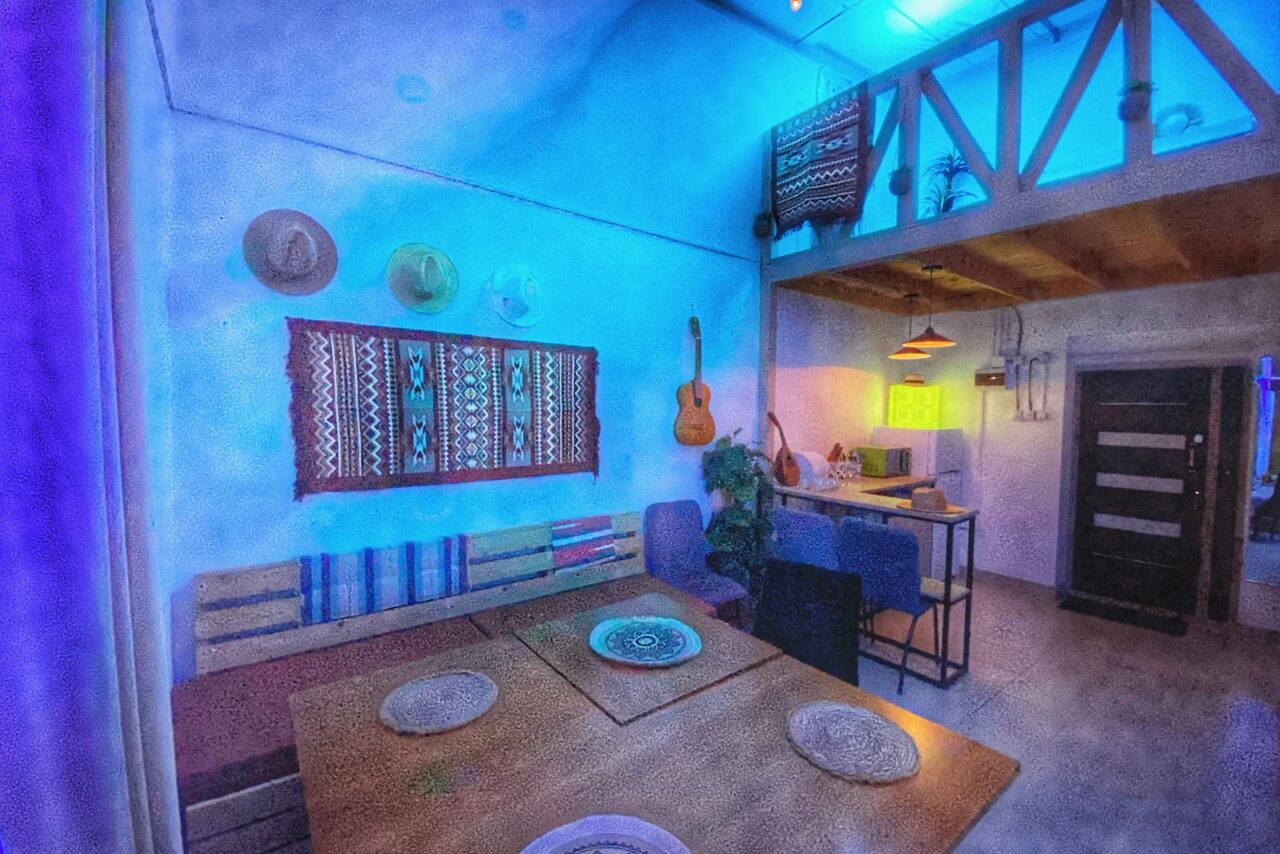 Арендовать Двухуровневый лофт с растениями