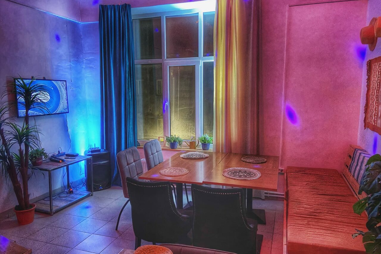 Арендовать Двухуровневый лофт с растениями