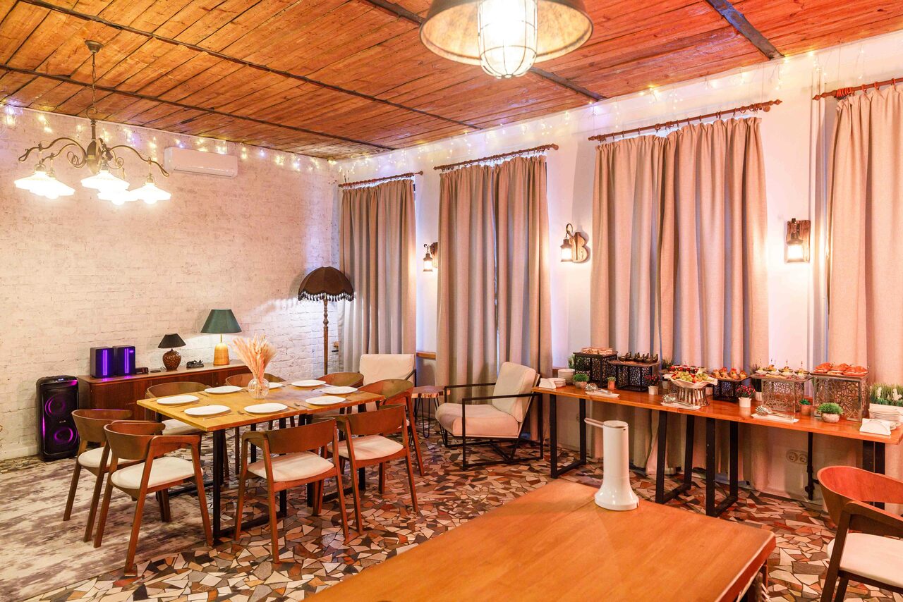 Арендовать Cozy hall in loft style