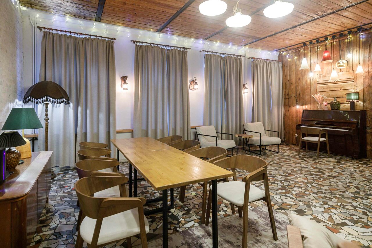 Арендовать Cozy hall in loft style