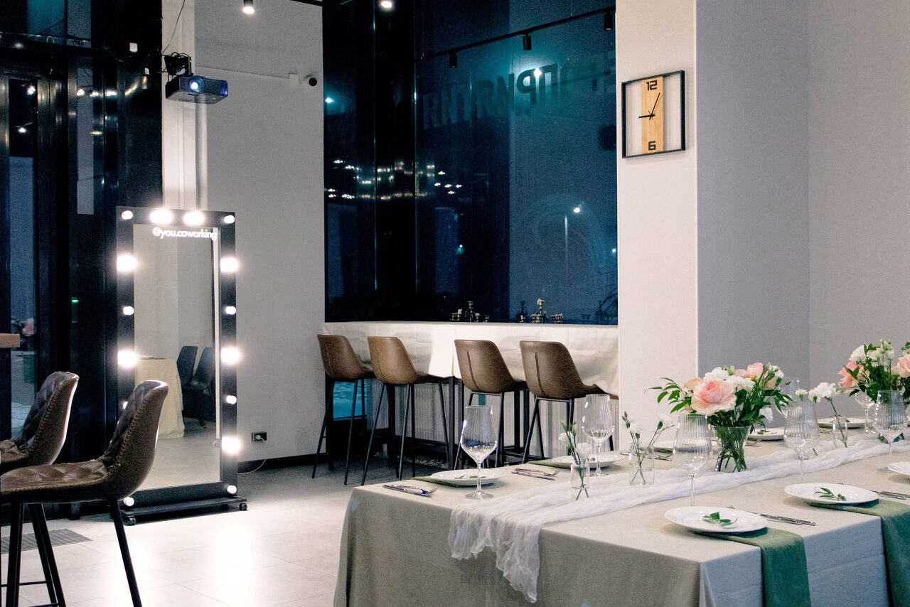 Арендовать Стильный лофт с панорамными окнами