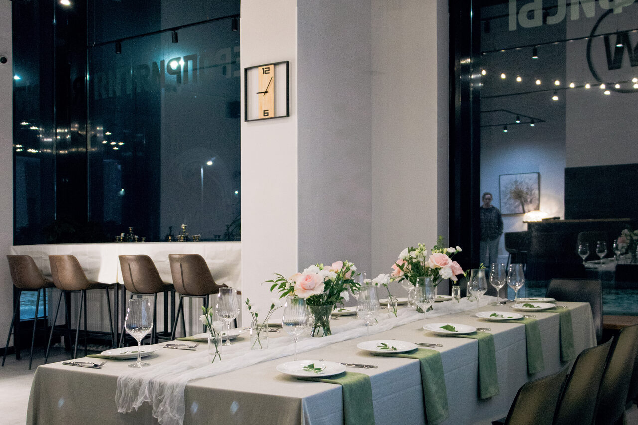 Арендовать Стильный лофт с панорамными окнами