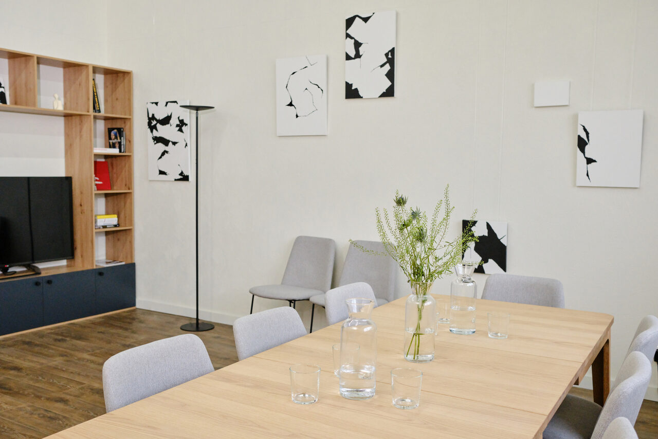 Арендовать Светлые апартаменты в лофт стиле