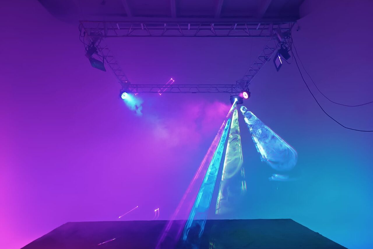 Арендовать Двухуровневый лофт из белого кирпича