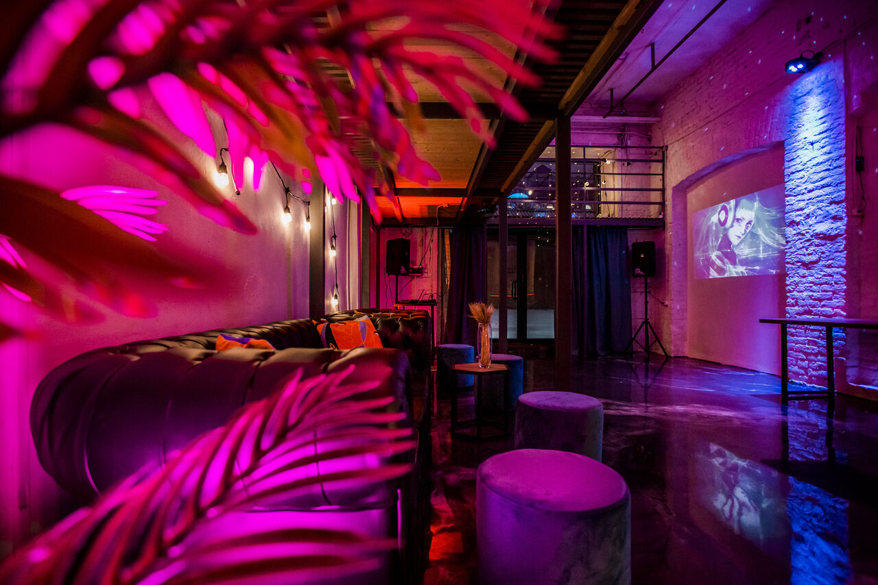 Арендовать Двухуровневый атмосферный лофт