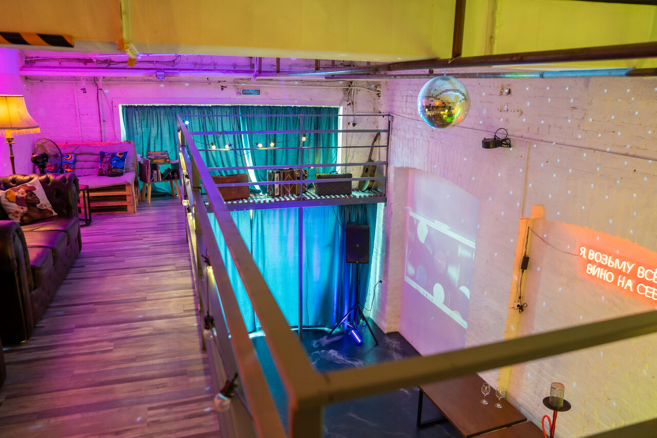 Арендовать Двухуровневый атмосферный лофт