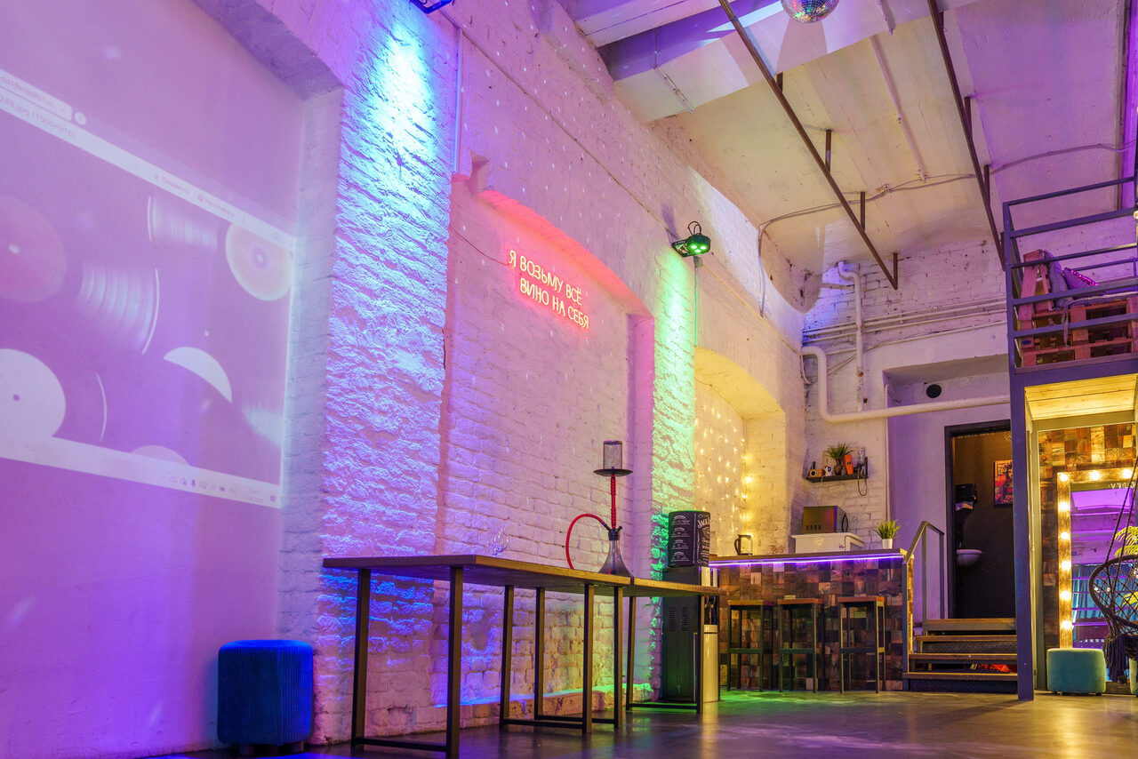 Арендовать Двухуровневый атмосферный лофт