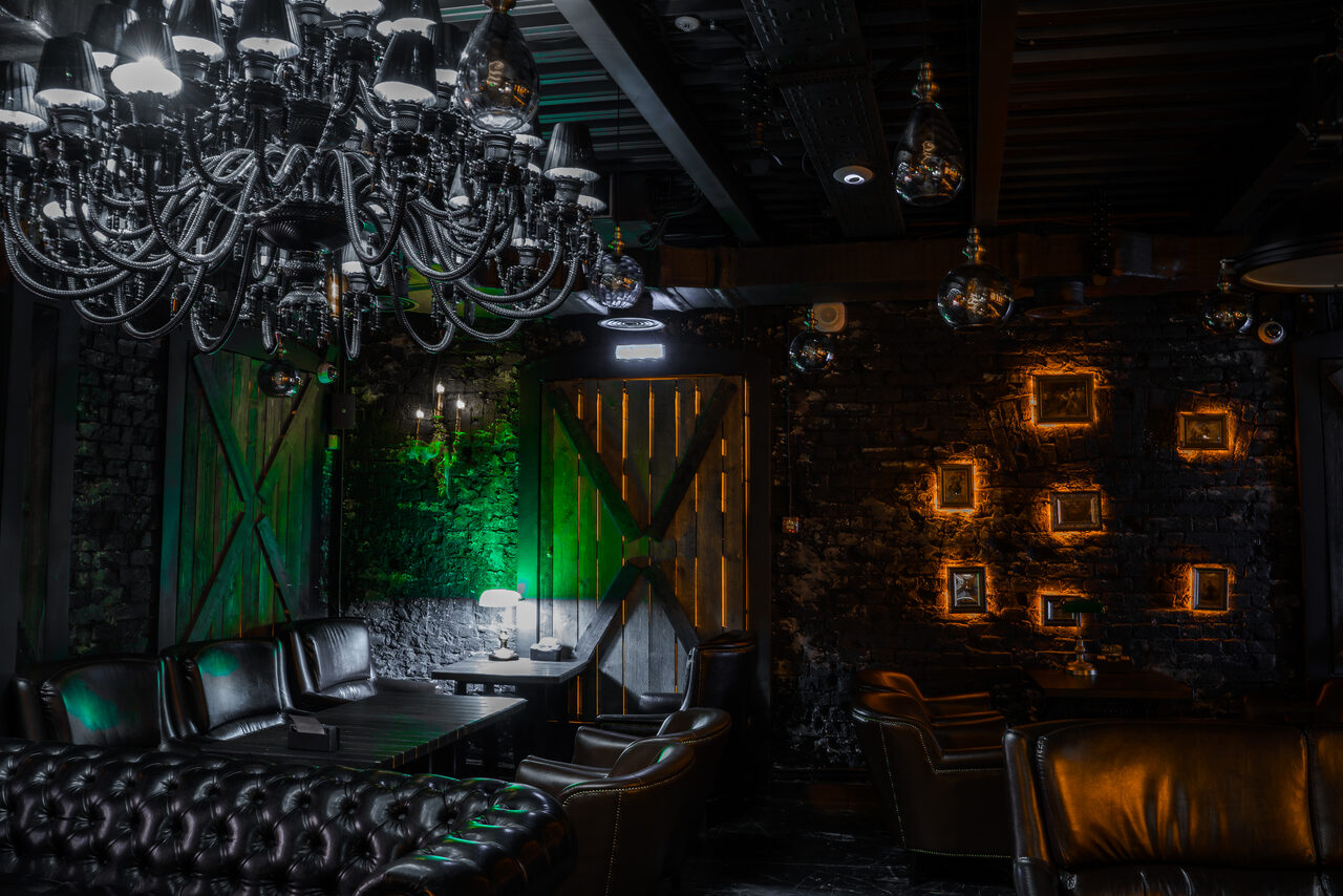 Арендовать Tangiers Lounge (Танджирс Лаунж). Танж. Лофт-зал в мрачном средневековом стиле