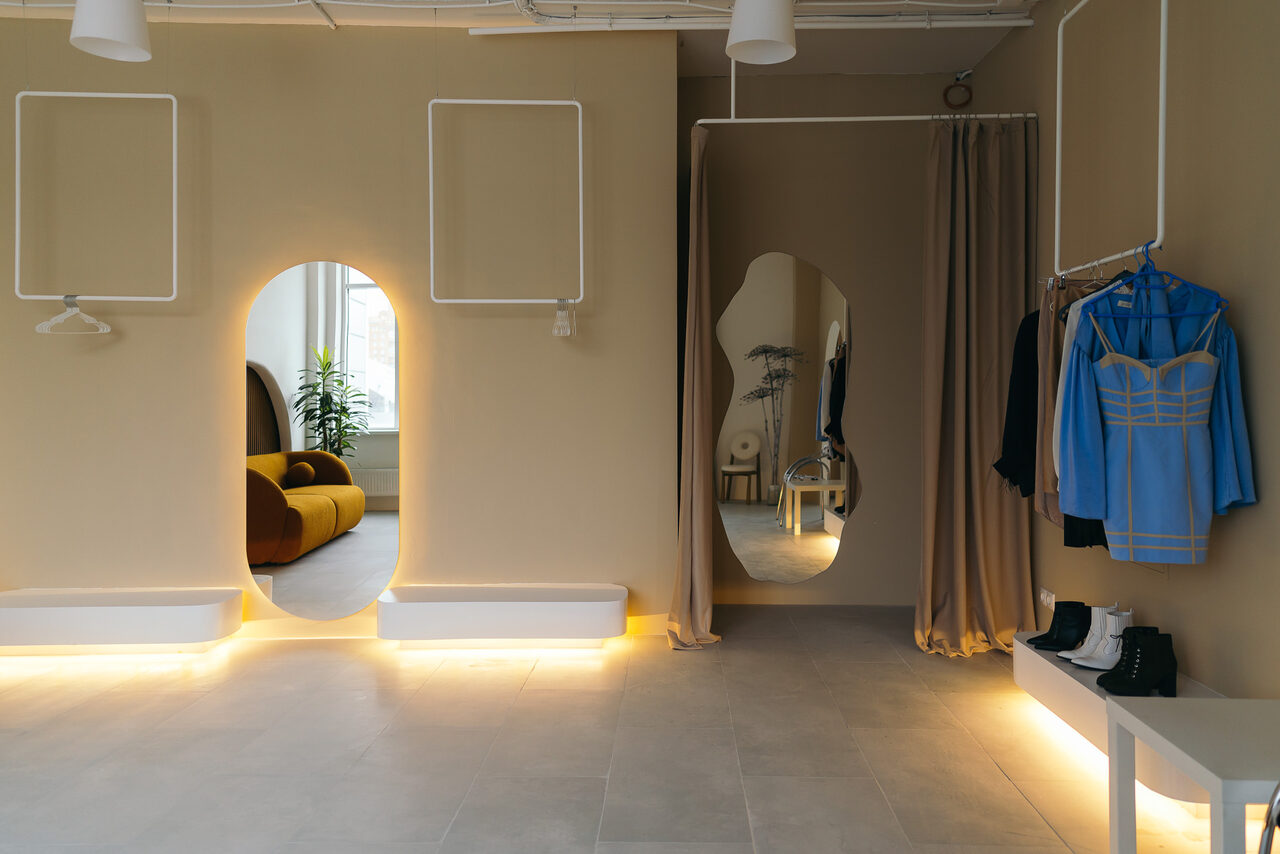 Арендовать Светлая студия с окнами