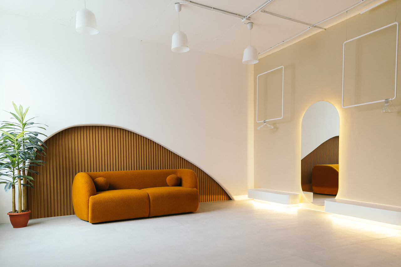 Арендовать Светлая студия с окнами