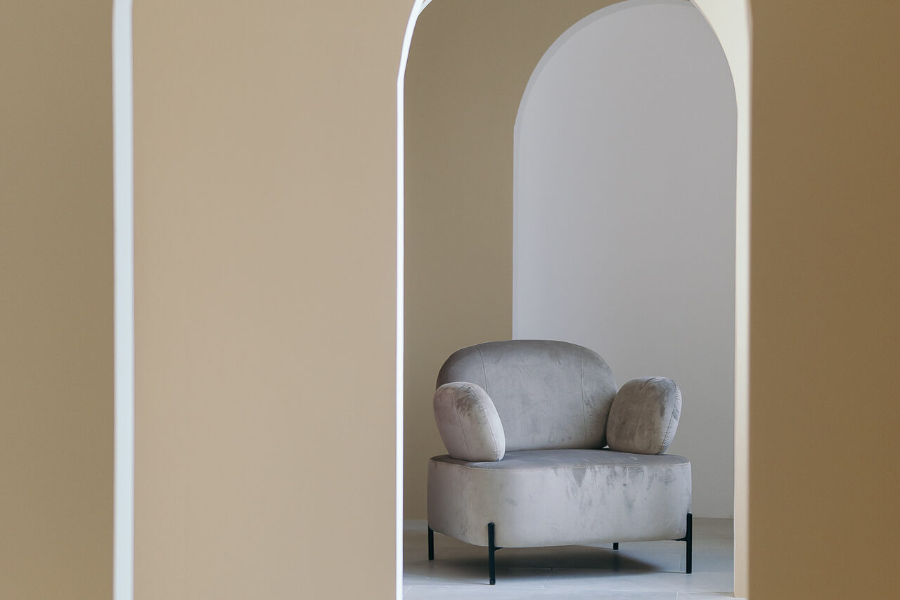 Арендовать Светлая студия с окнами