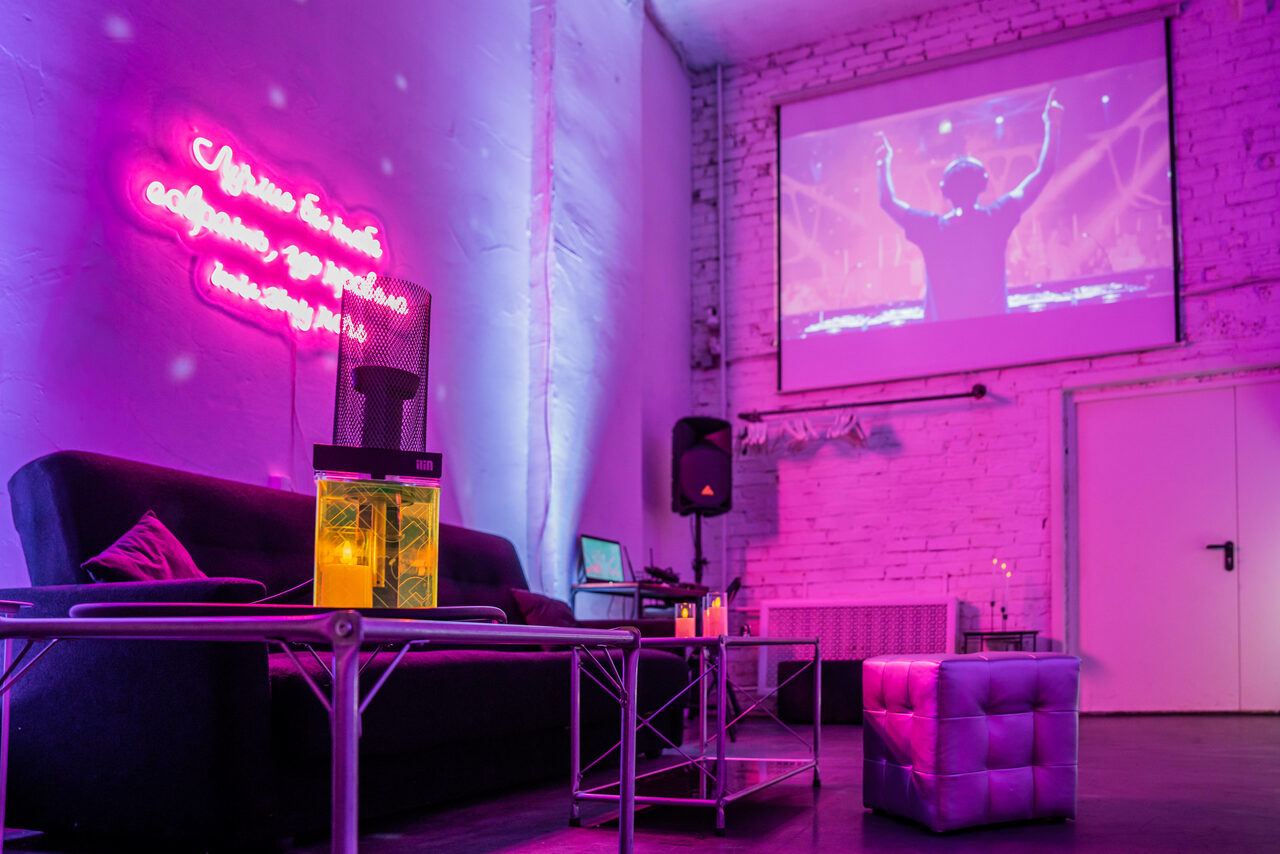 Арендовать Футуристический двухуровневый лофт