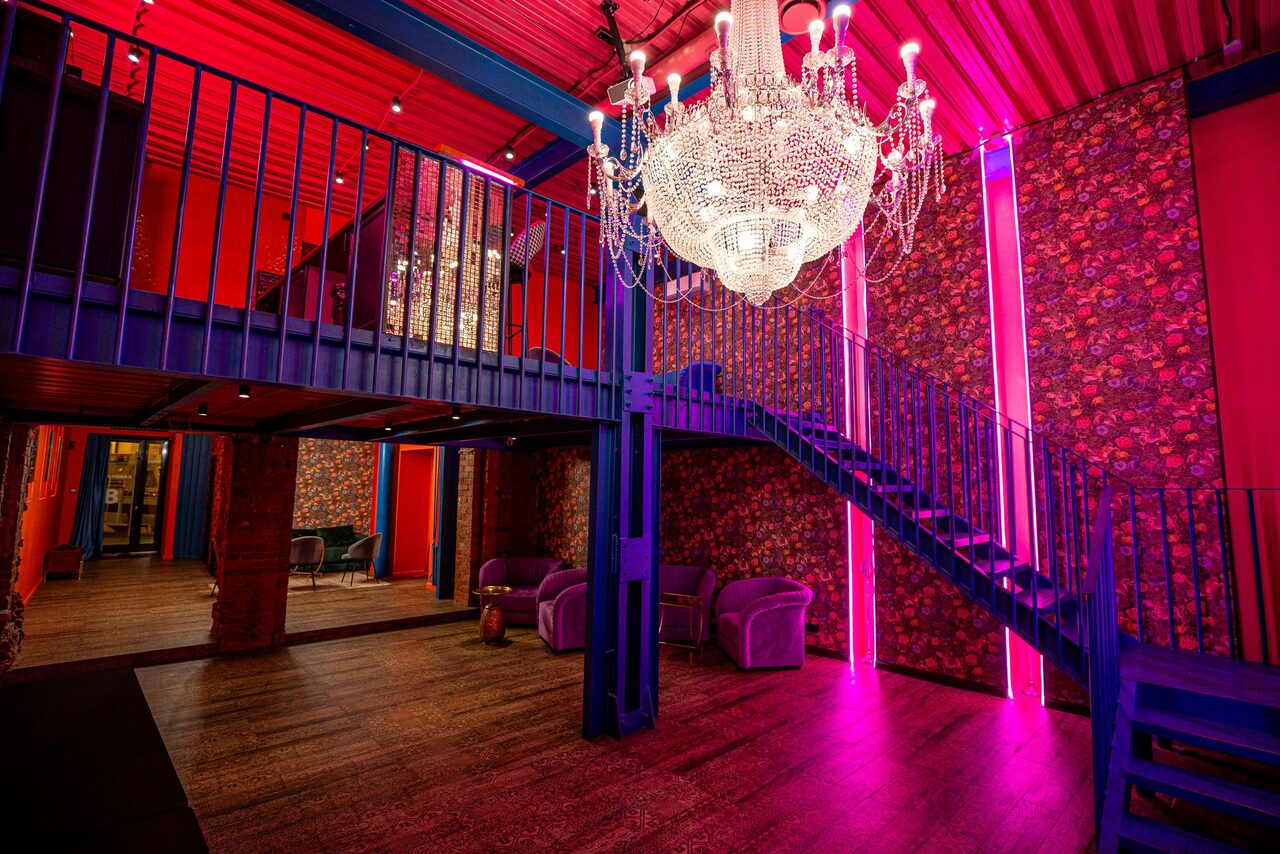 Арендовать Стильный двухуровневый лофт