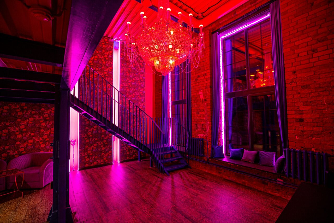 Арендовать Стильный двухуровневый лофт