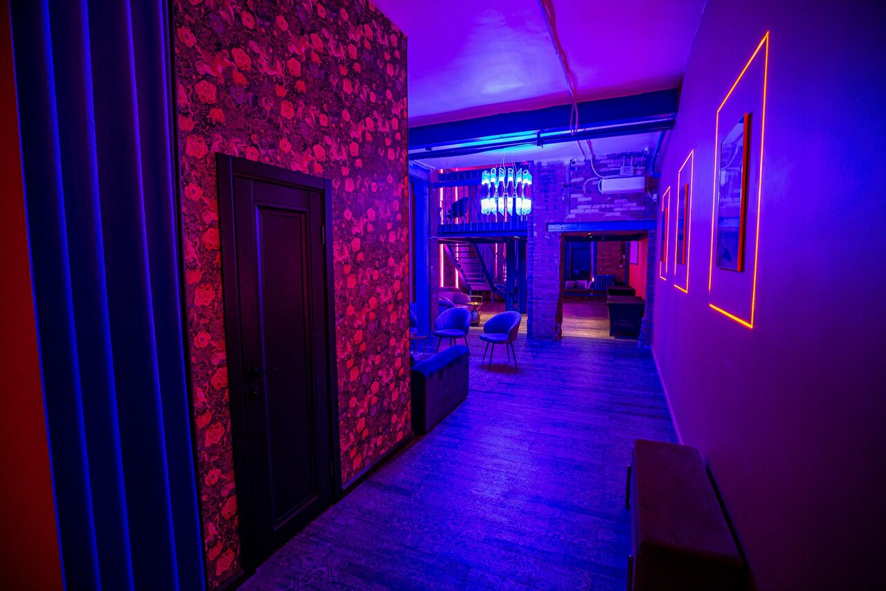 Арендовать Стильный двухуровневый лофт