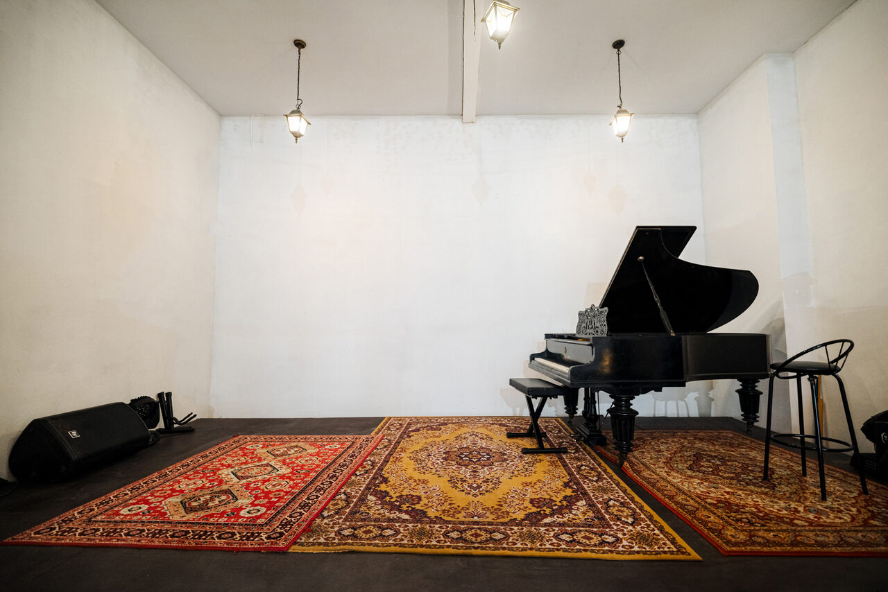 Арендовать Белый зал в стиле лофт