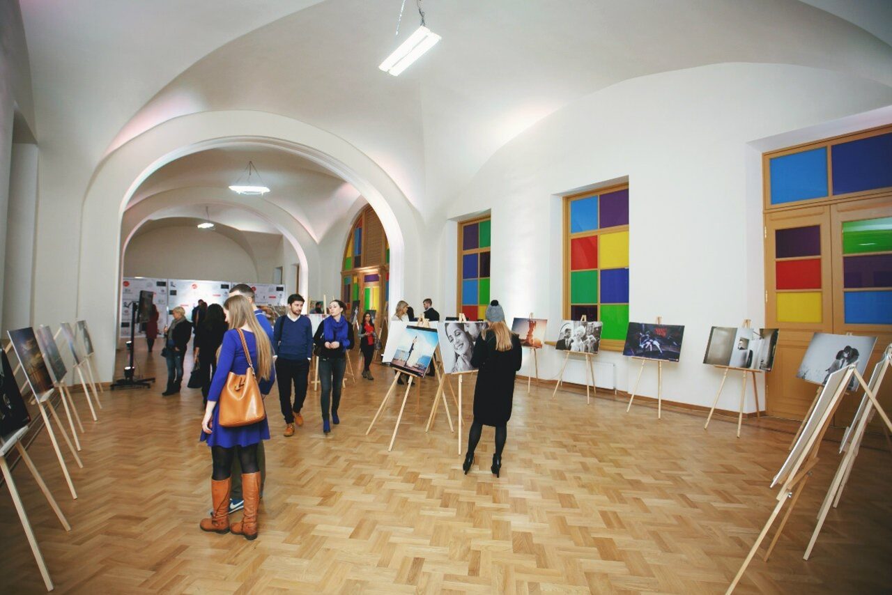 Арендовать Выставочный зал в классическим стиле