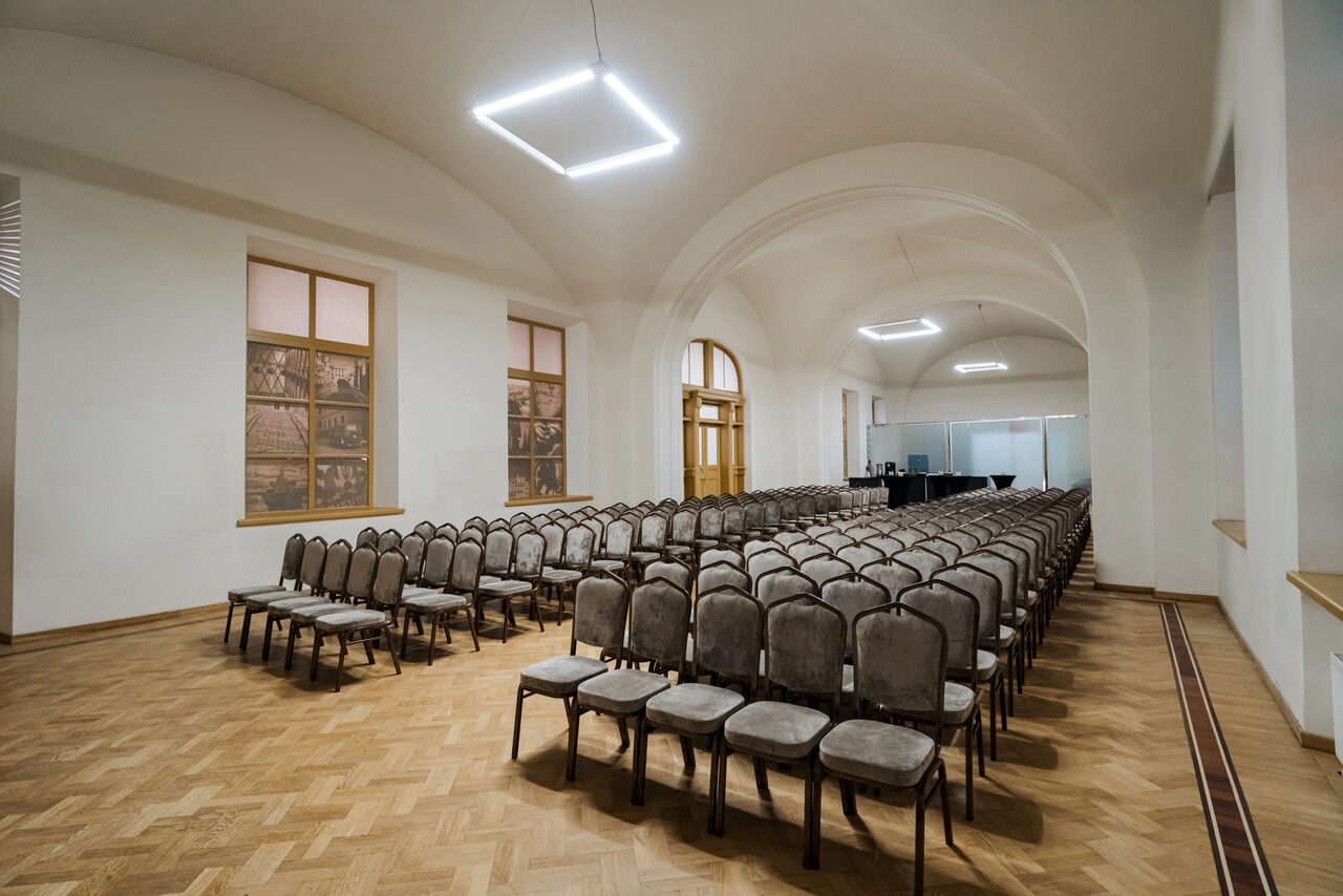 Арендовать Выставочный зал в классическим стиле