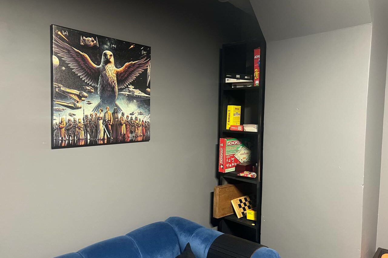 Арендовать Небольшая комната на 6 человек