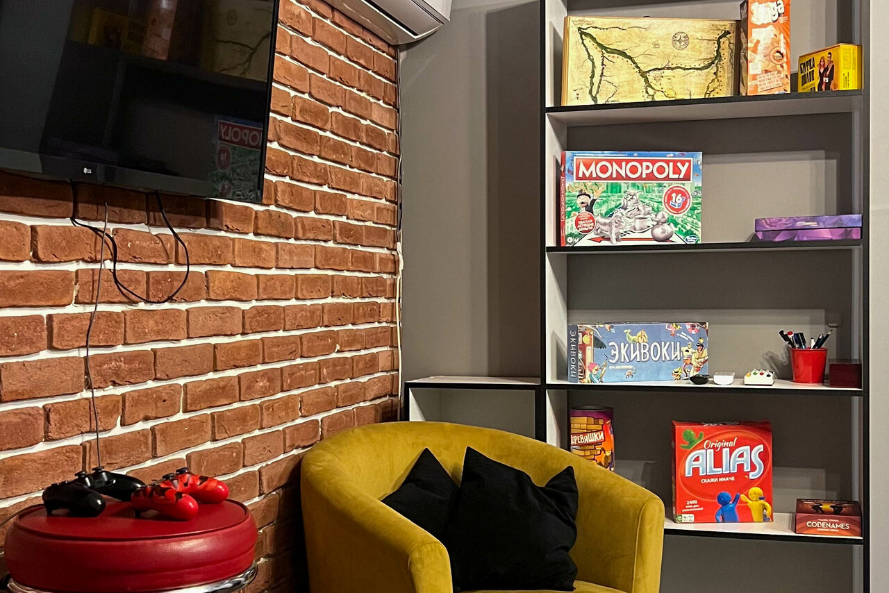 Арендовать Светлая комната на 12 человек